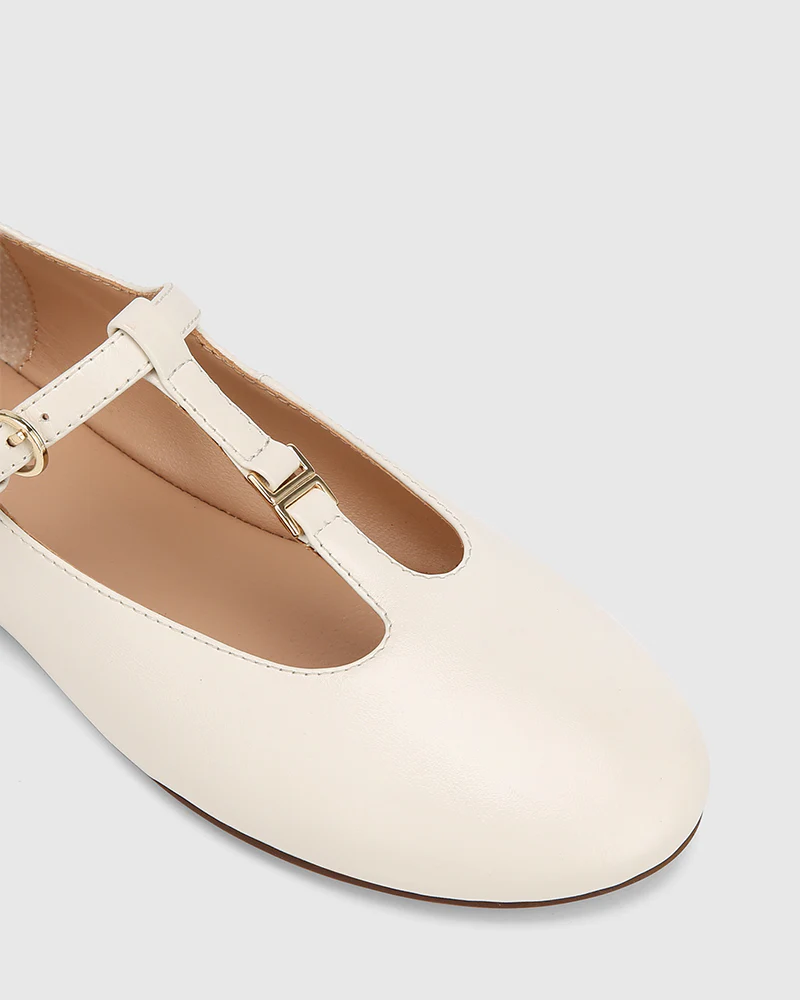 Devorah Off White Leather T-Bar Flat - Image 3