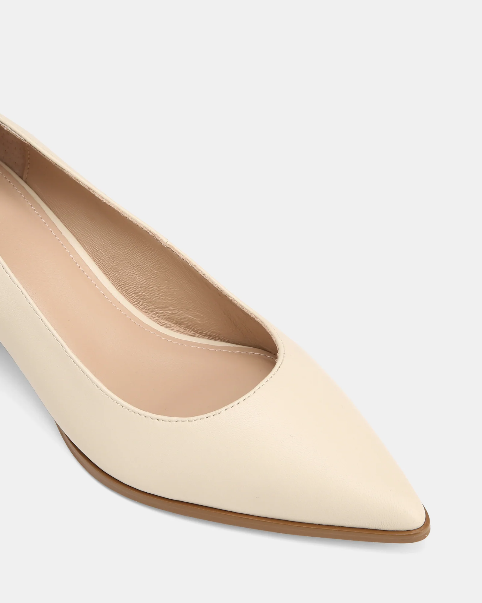 Fae Vintage Ivory Leather Pump - Image 3